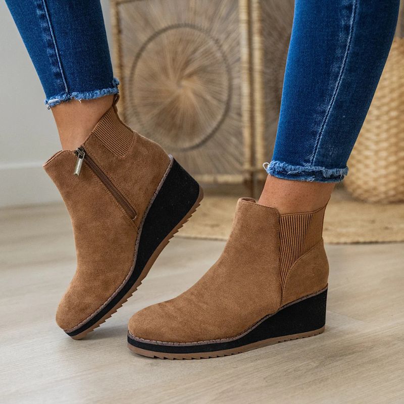 From Fall to Frost: Shoes That Work Across the Seasons