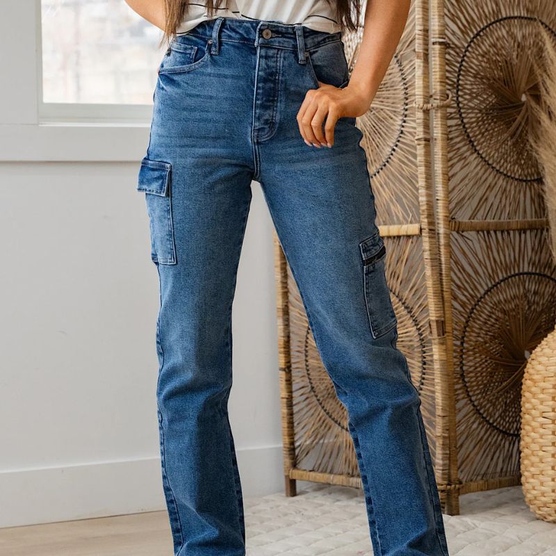 10 Tips for Dressing Up Jeans During Winter