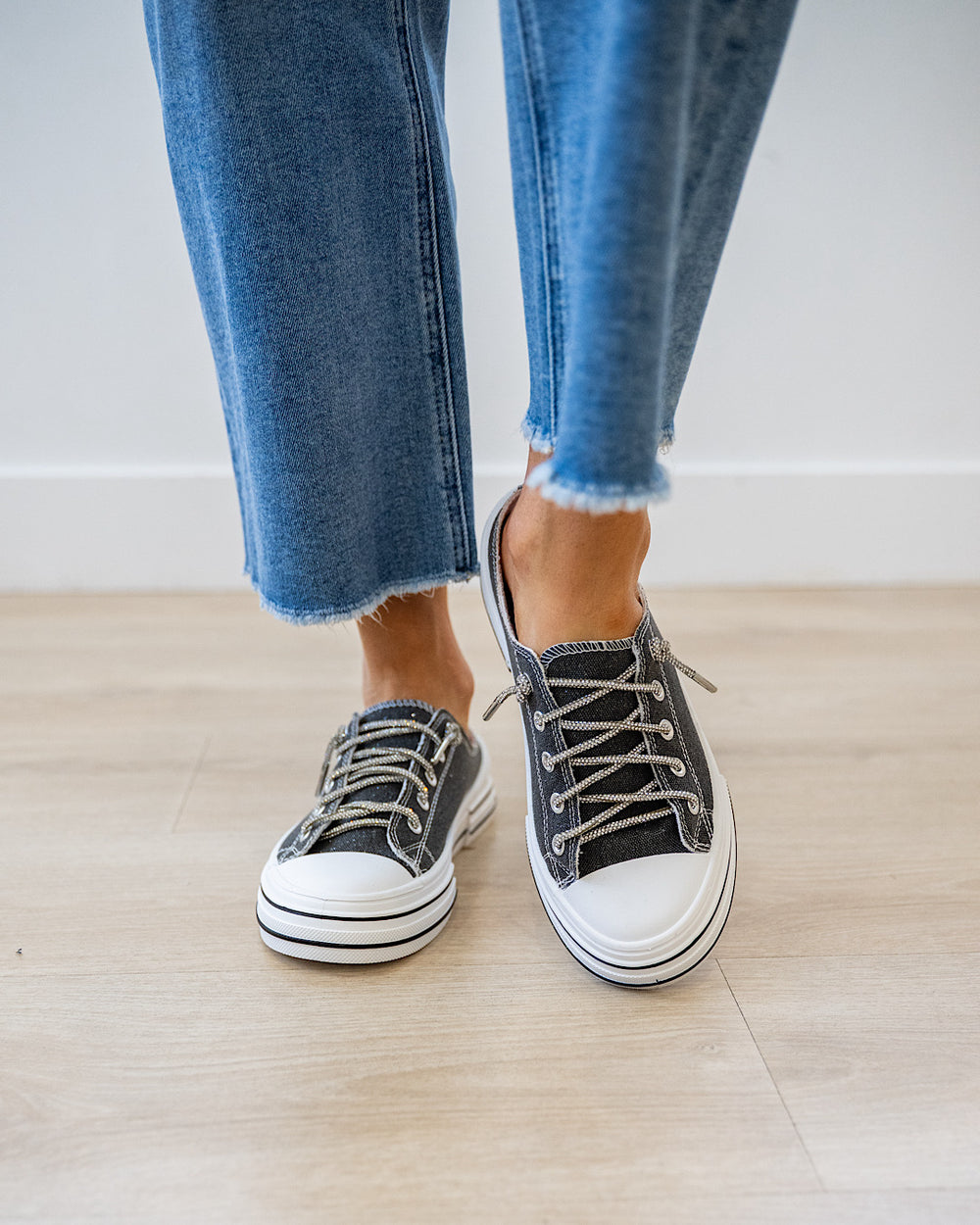 NEW! Very G Aman Sparkle Slip On Sneakers - Black Very G