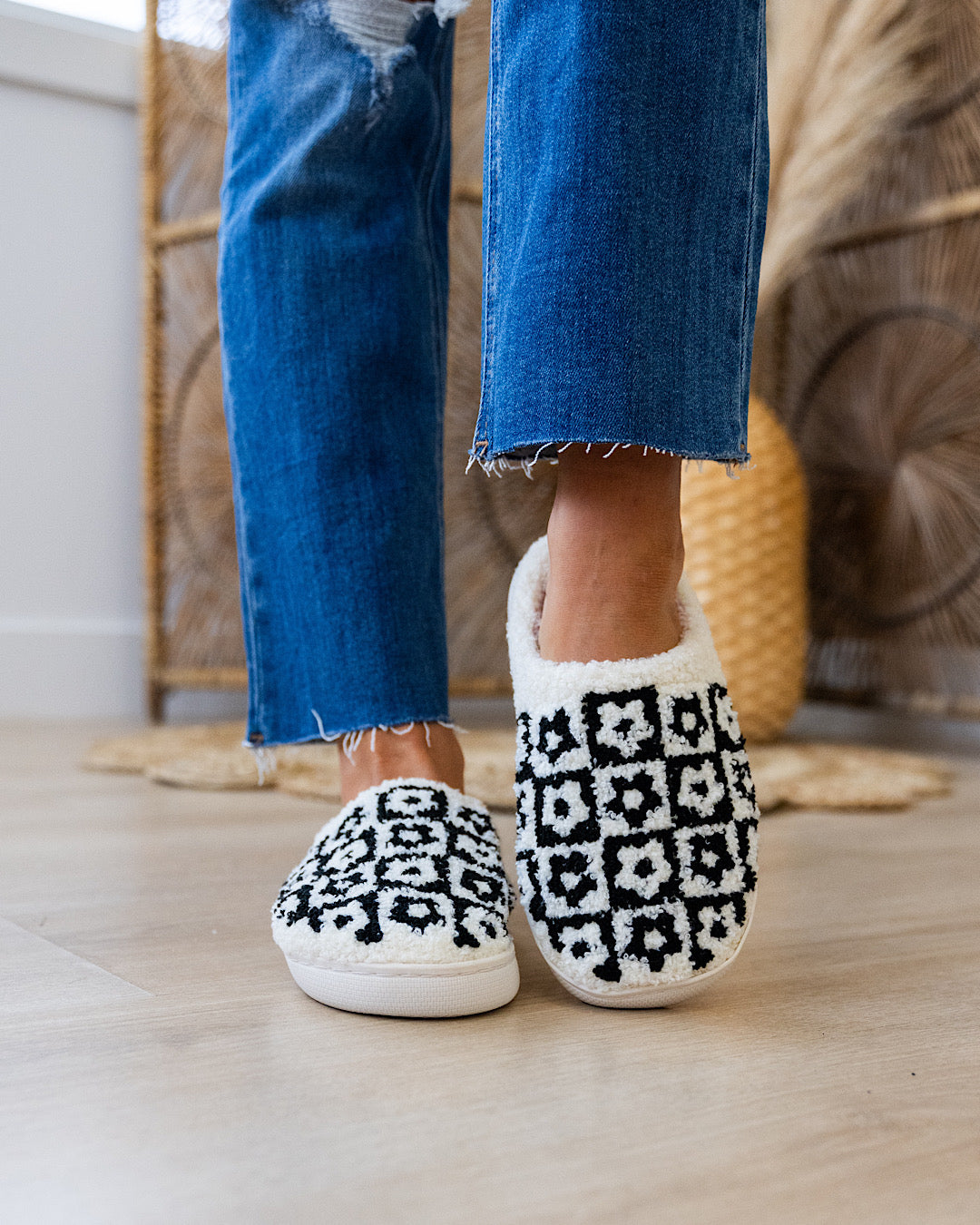 Floral Checkered Slippers - Black FINAL SALE Trendy Wholesale