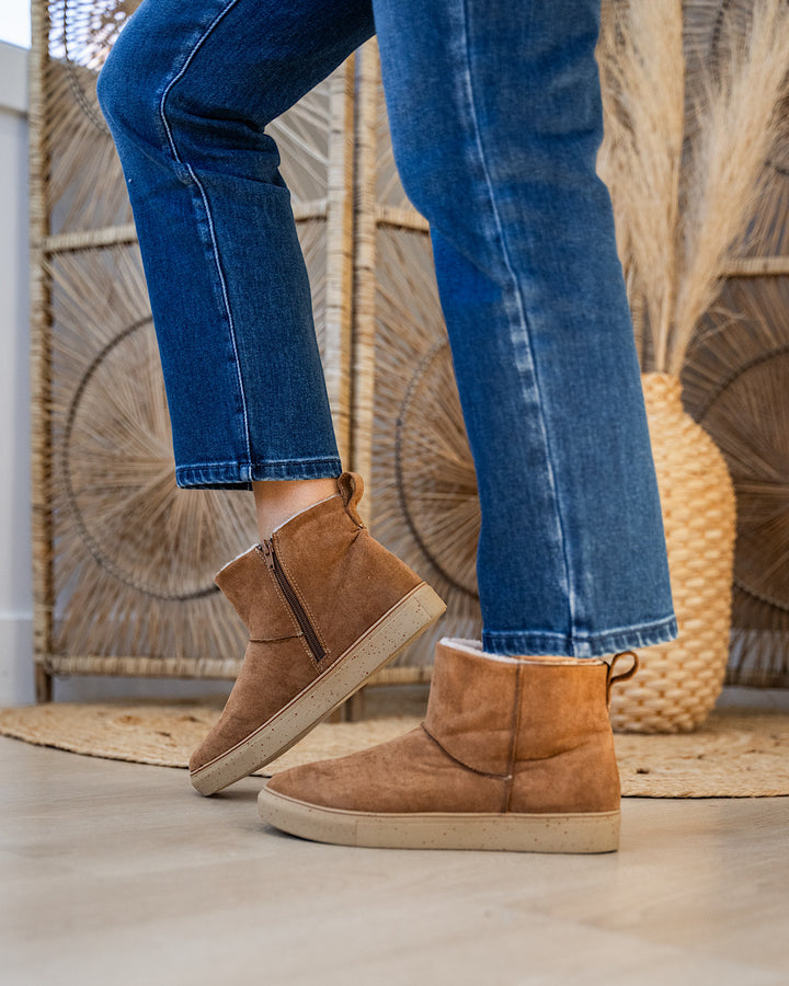 NEW! Very G Fuzzy Boots - Tan