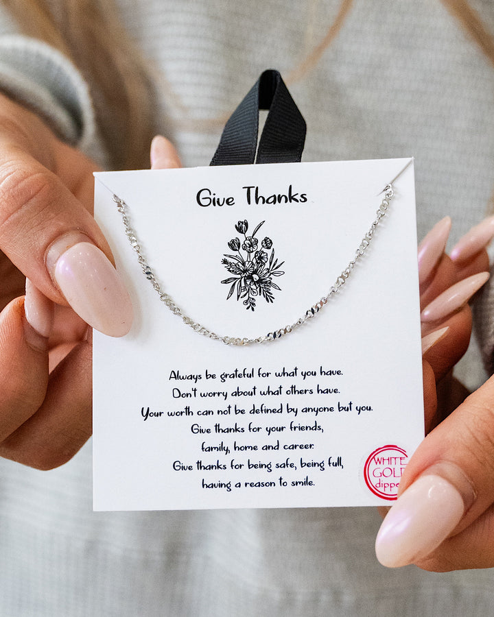 White Gold Dainty "Give Thanks" Chain Necklace Joia