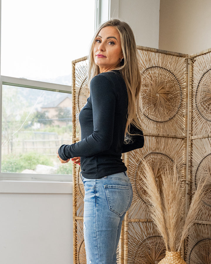 NEW! Elle Long Sleeve Knit Top - Black Be Cool