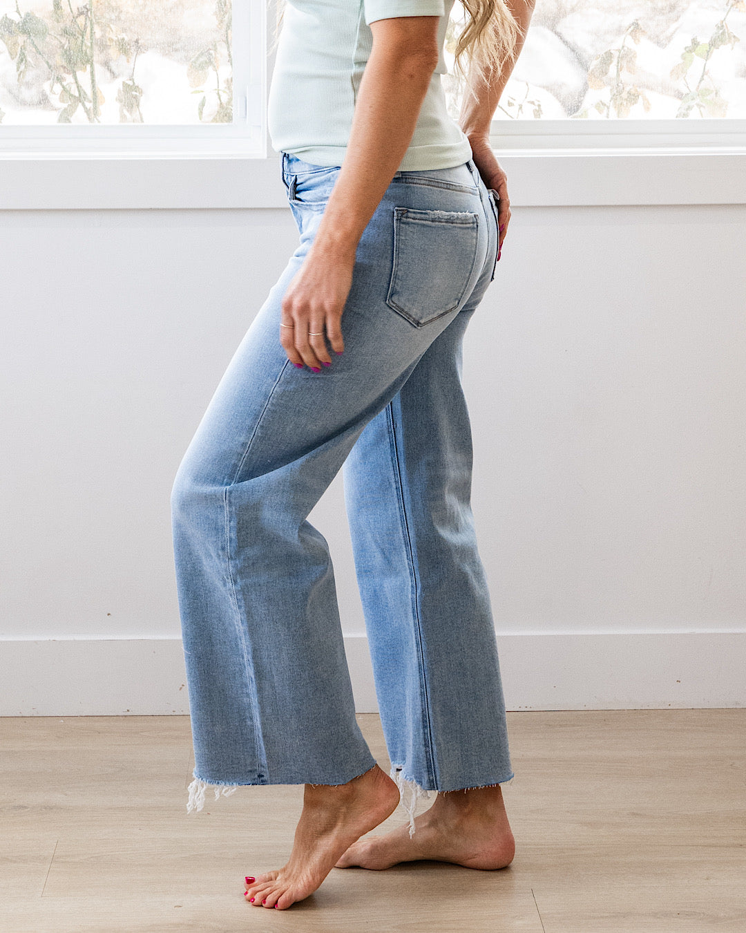 NEW! Vervet Prove It Cropped Wide Leg Jeans Vervet