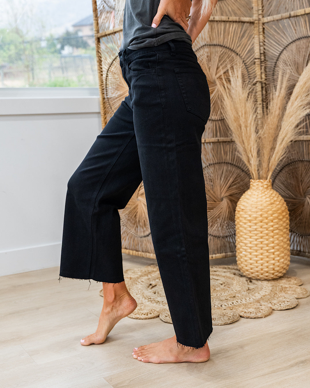 NEW! Vervet Skye Wide Leg Non Distressed Crop Jeans - Black  Vervet   