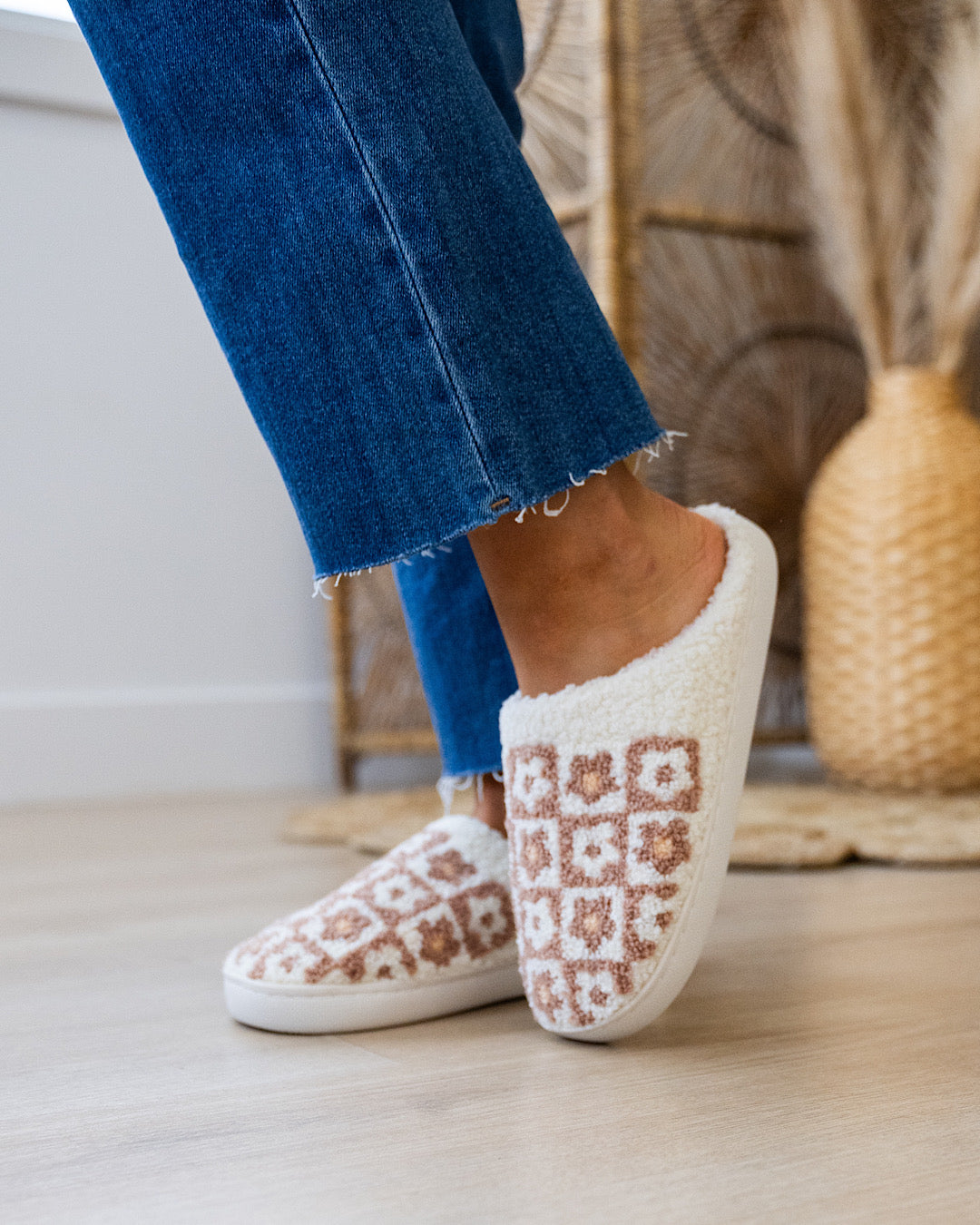 Floral Checkered Slippers - Beige Trendy Wholesale