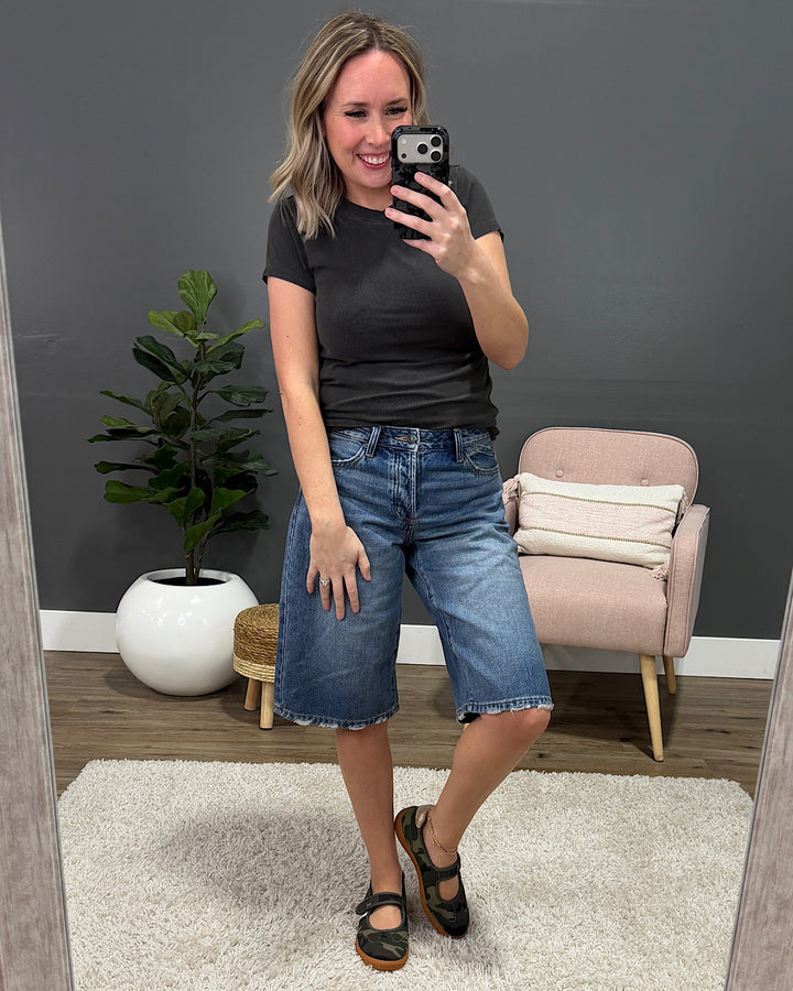 NEW! Cassidy Short Sleeve Ribbed Top - Charcoal Be Cool