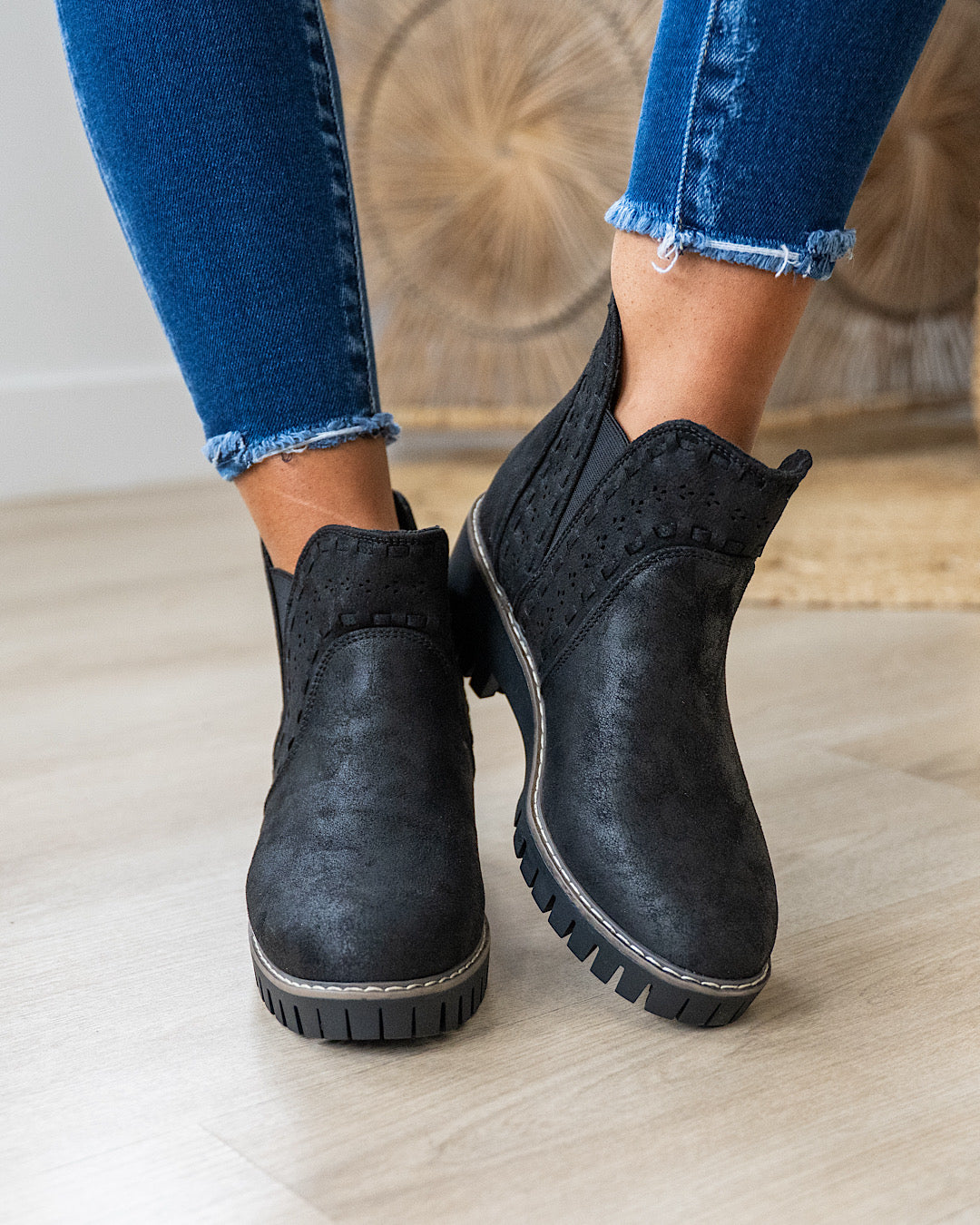 NEW! Very G Aryana Boots - Black Very G