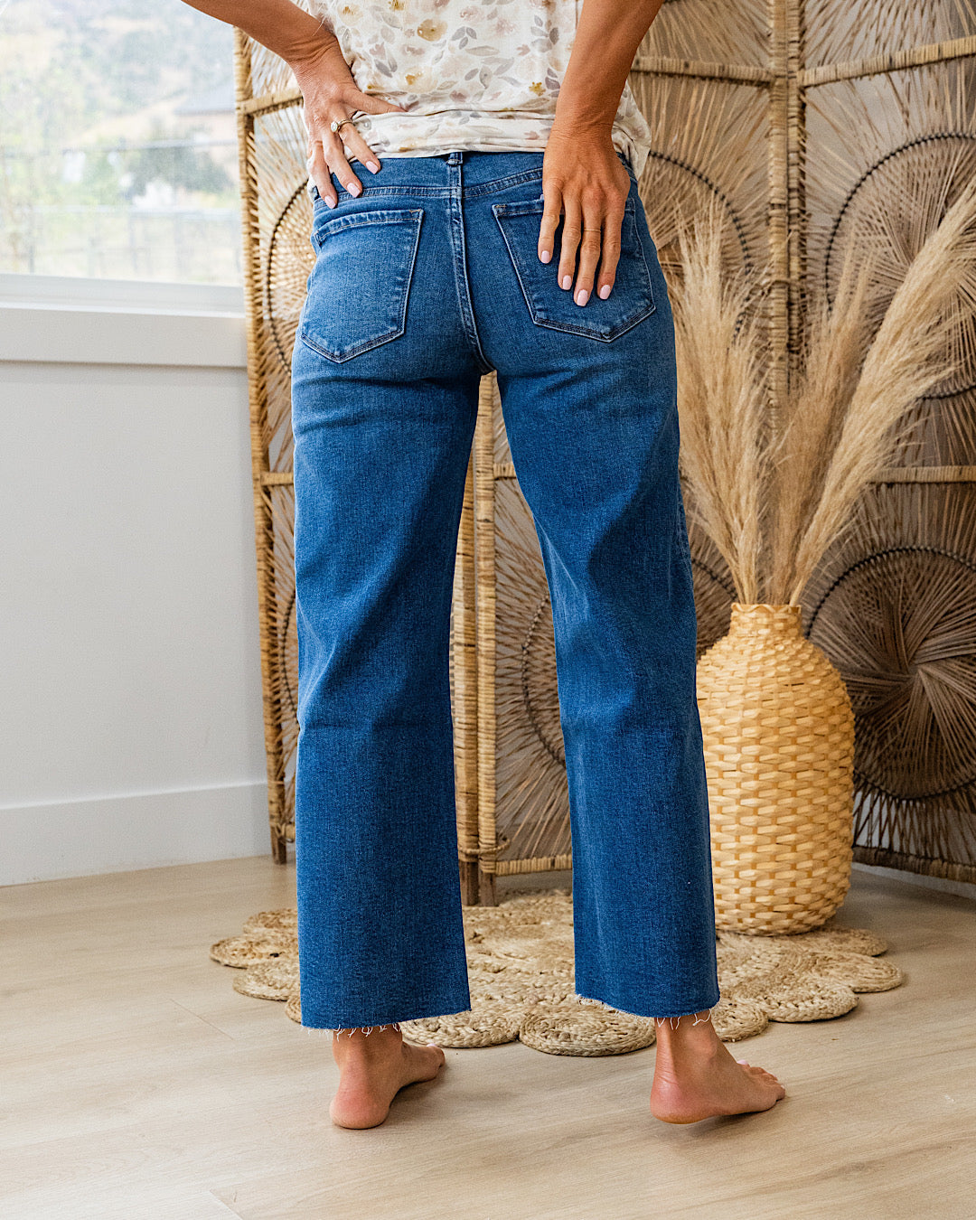 NEW! Vervet Lindsay Raw Hem Crop Wide Leg Jeans  Vervet   