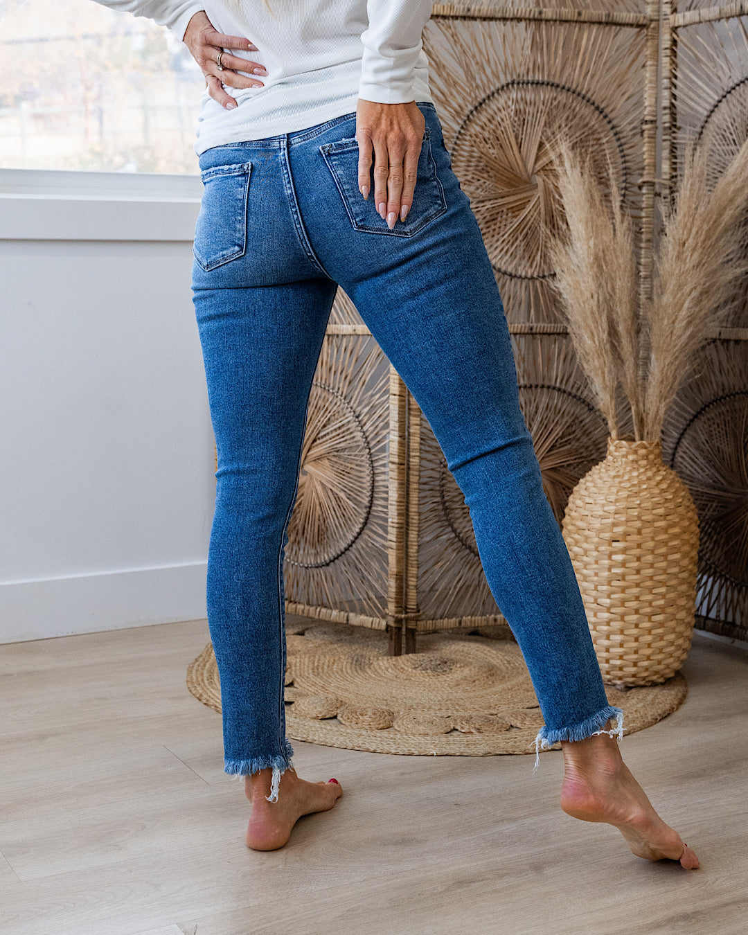 Vervet Gianna Fray Hem Skinny Jeans Vervet