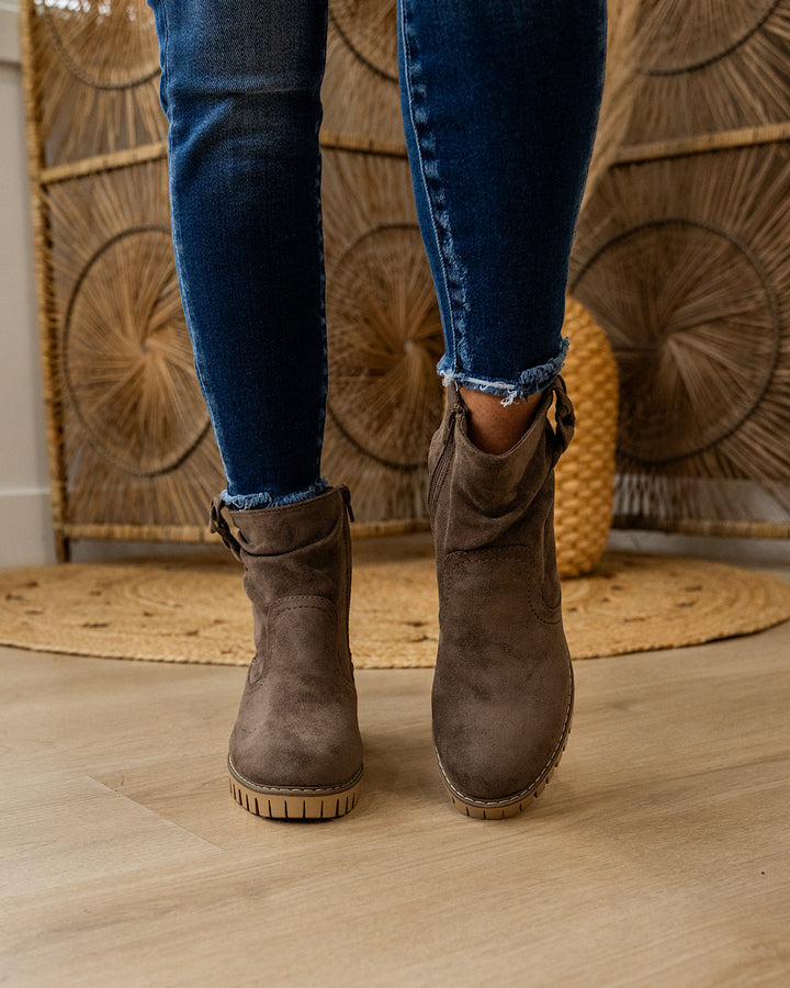 NEW! Very G Demi Slouch Boots - Taupe Very G