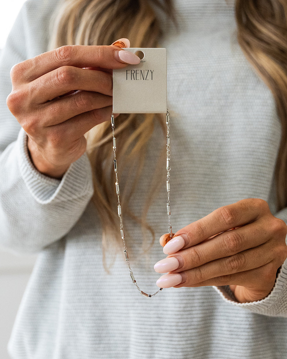 NEW! Silver Dainty Bar and Chain Necklace Joia