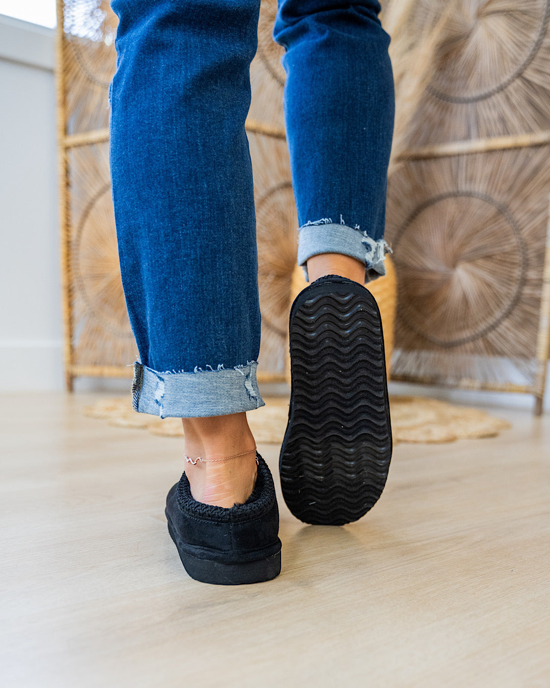 Very G Cheers Slippers - Black Very G