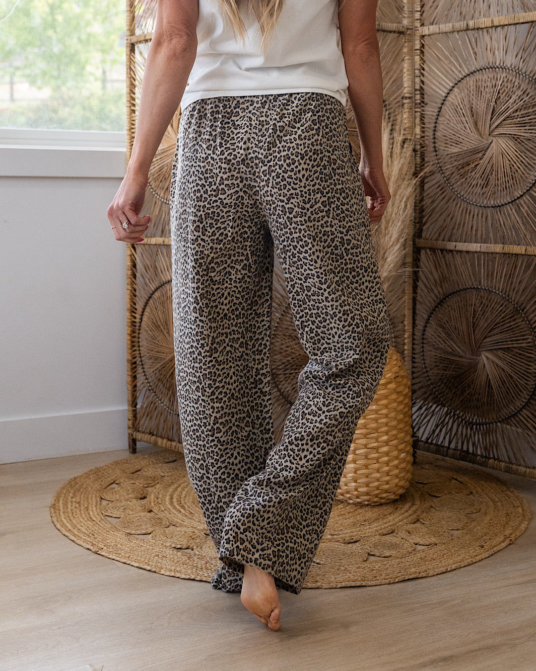 NEW! Corrine Leopard Wide Leg Linen Pants Very J