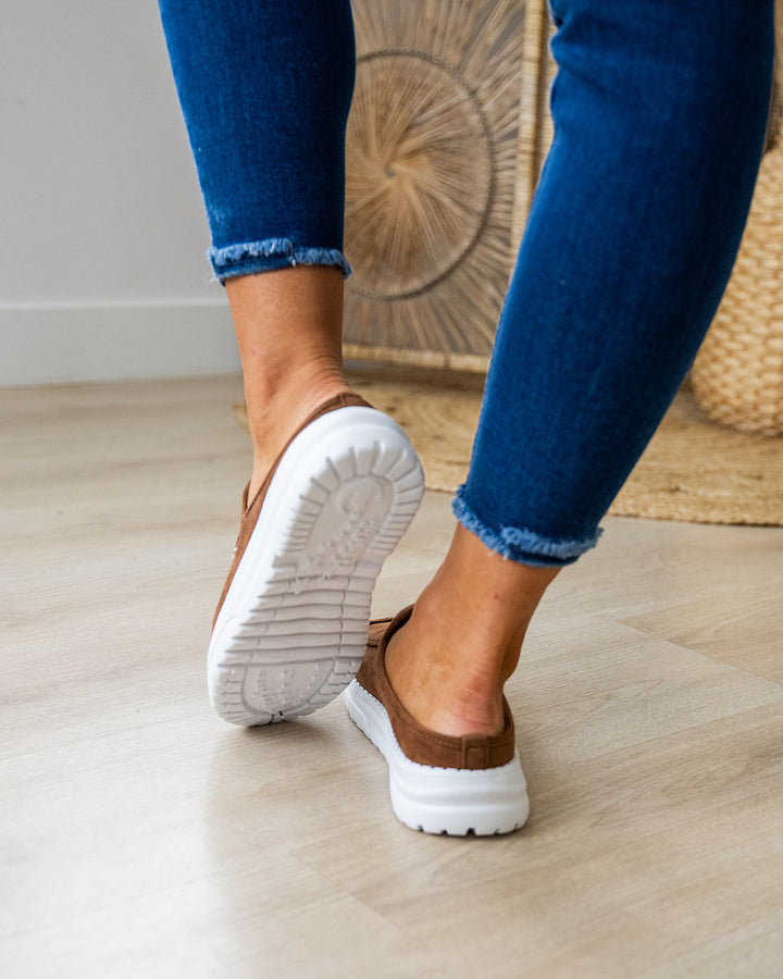NEW! Very G Brisas Slip On Sneakers - Tan Very G