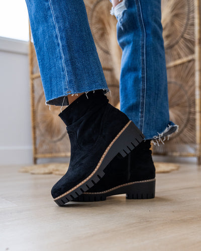 NEW! Very G Dashing Boots - Black  Very G   