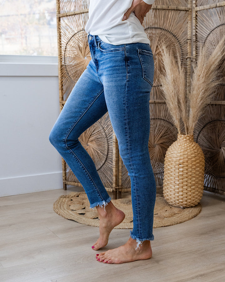 Vervet Gianna Fray Hem Skinny Jeans Vervet