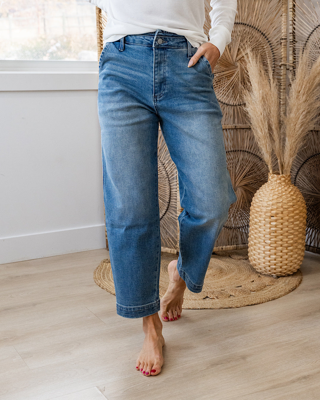 NEW! KanCan Kim Tapered Leg Jeans KanCan