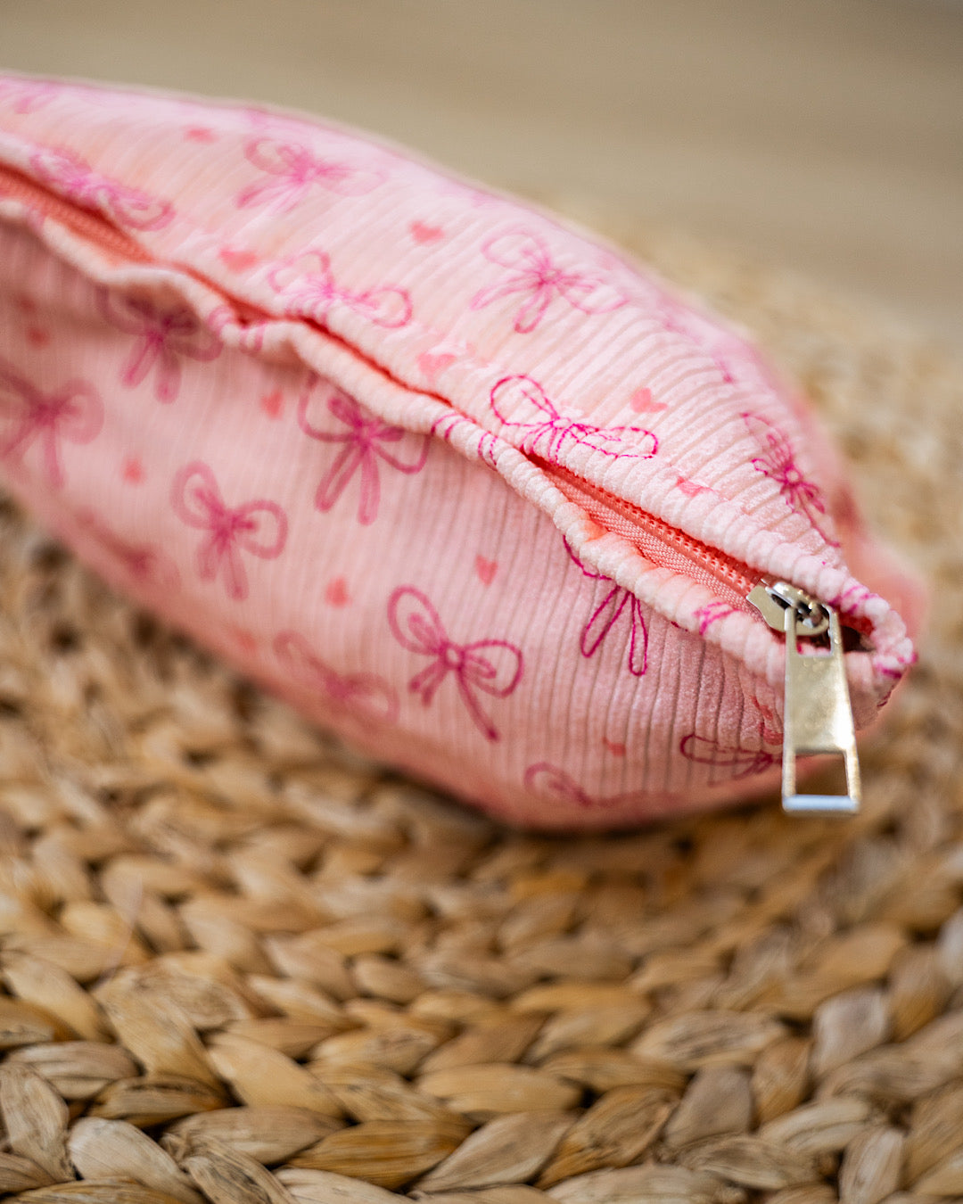 DOORBUSTER! Bow Pattern Makeup Bag - Pink