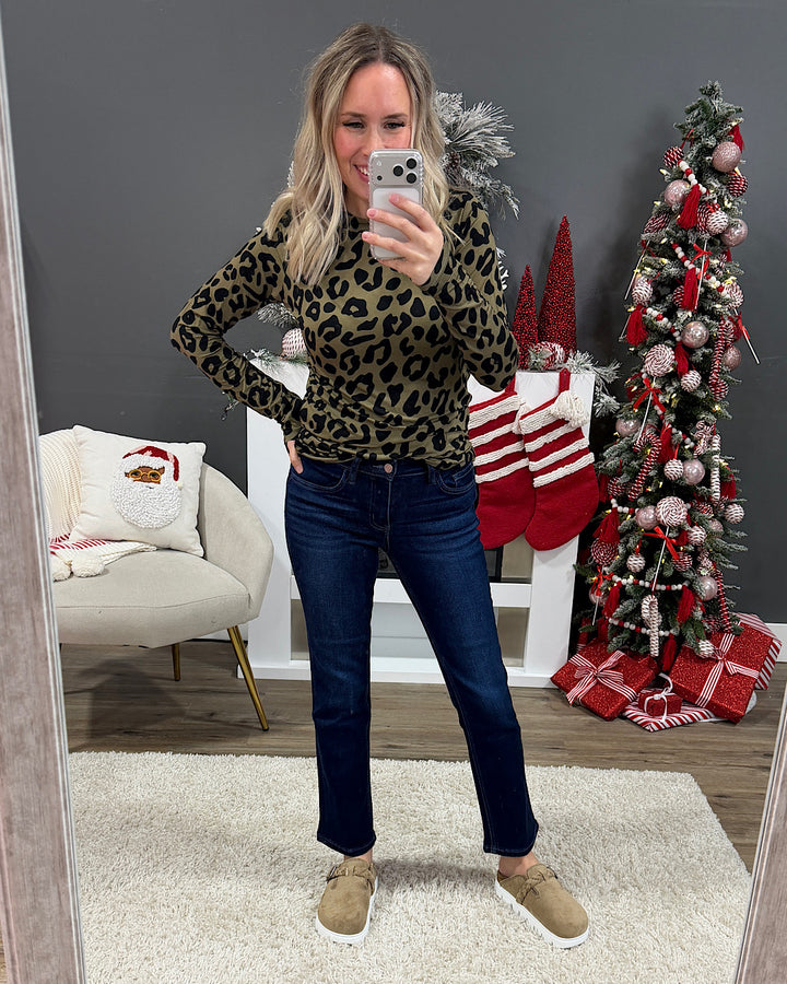 NEW! Vervet That Was Close Non Distressed Straight Jeans