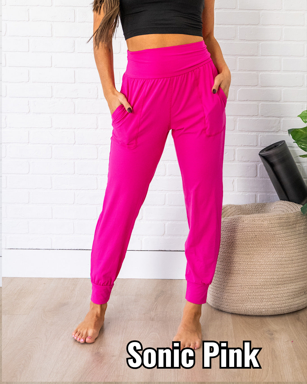 Yoga Joggers - Sonic Pink Rae Mode Small