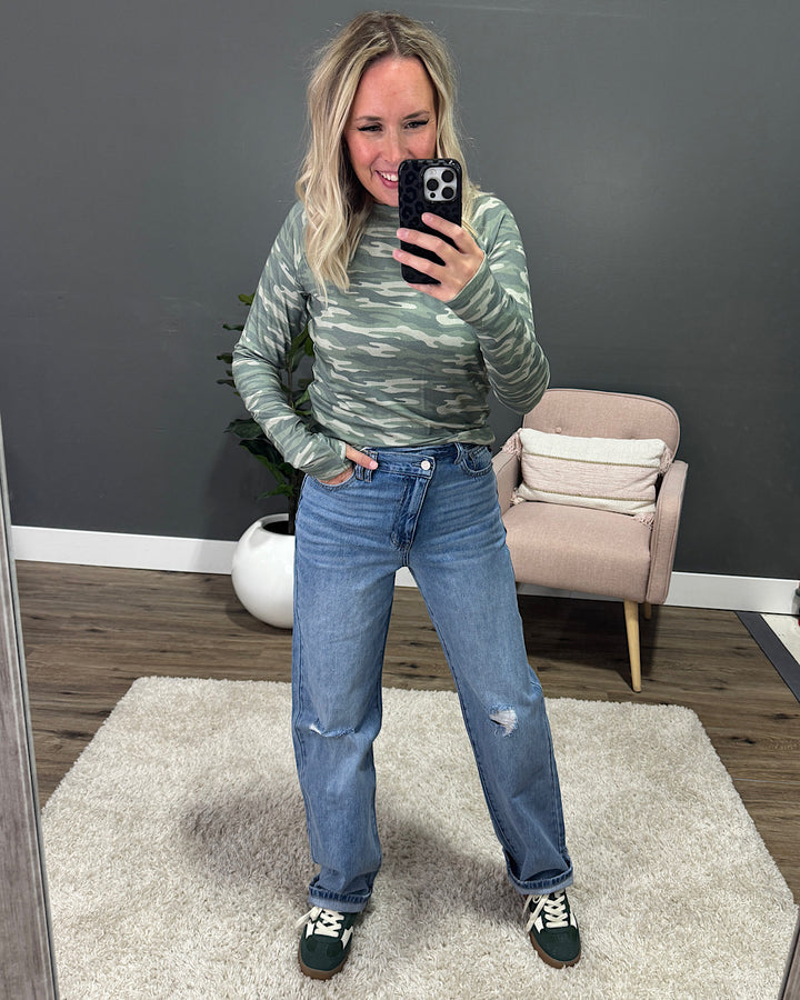 NEW! KanCan Has To Be Crossover Straight Jeans