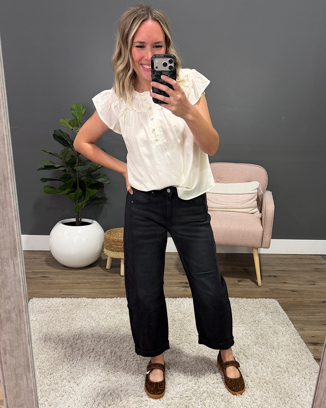 NEW! Alexandra Non Distressed Barrel Jeans - Black