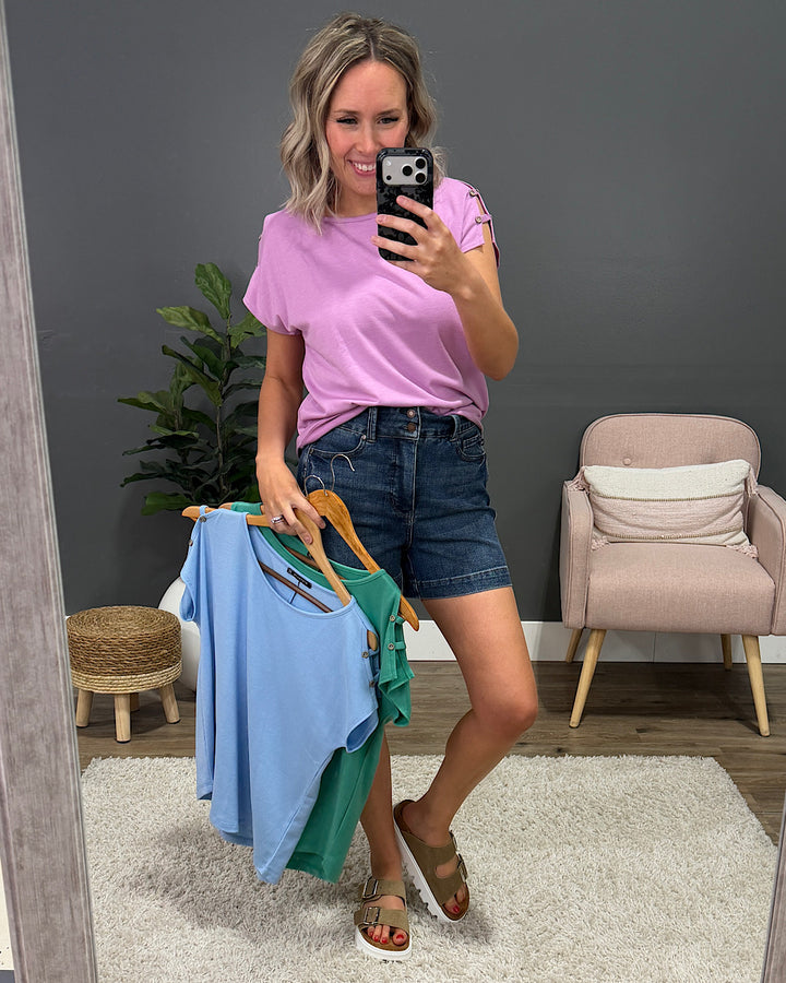 NEW! Can You See Me Caged Sleeve Detail Top - Lilac Staccato