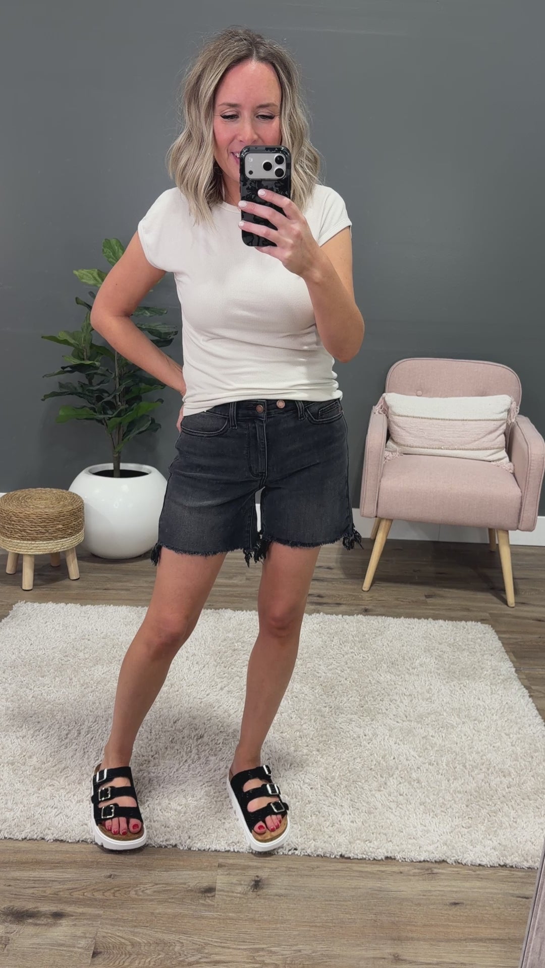 Judy Blue Elliana 2 Button Dad Shorts - Black Judy Blue